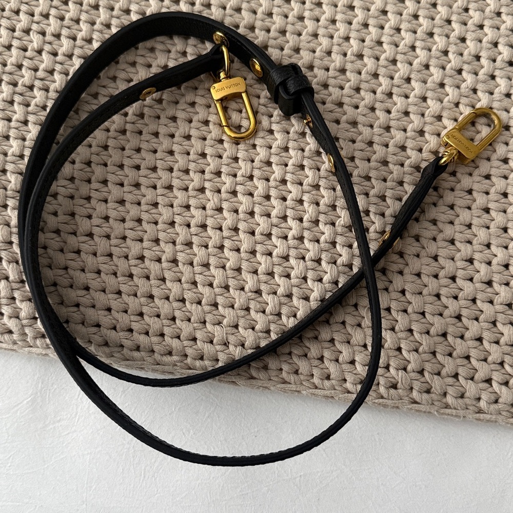 Louis Vuitton Black and Gold Monogram Shoulder Bag - Picture 12 of 12